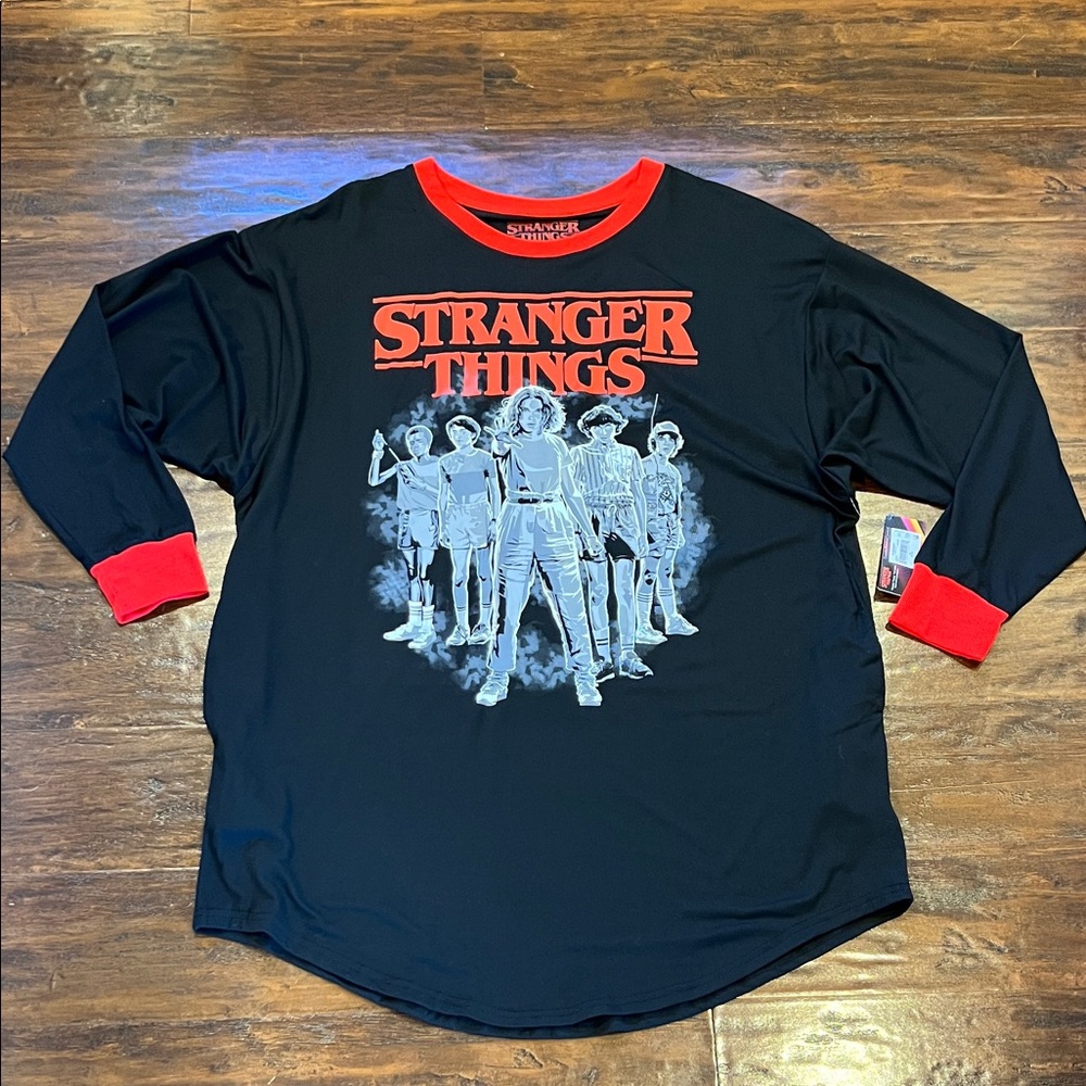 NWT Stranger Things Black & Red Graphic Sleepshirt Size Medium